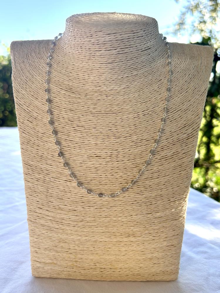 GIROCOLLO IN LABRADORITE E ARGENTO NATURALE