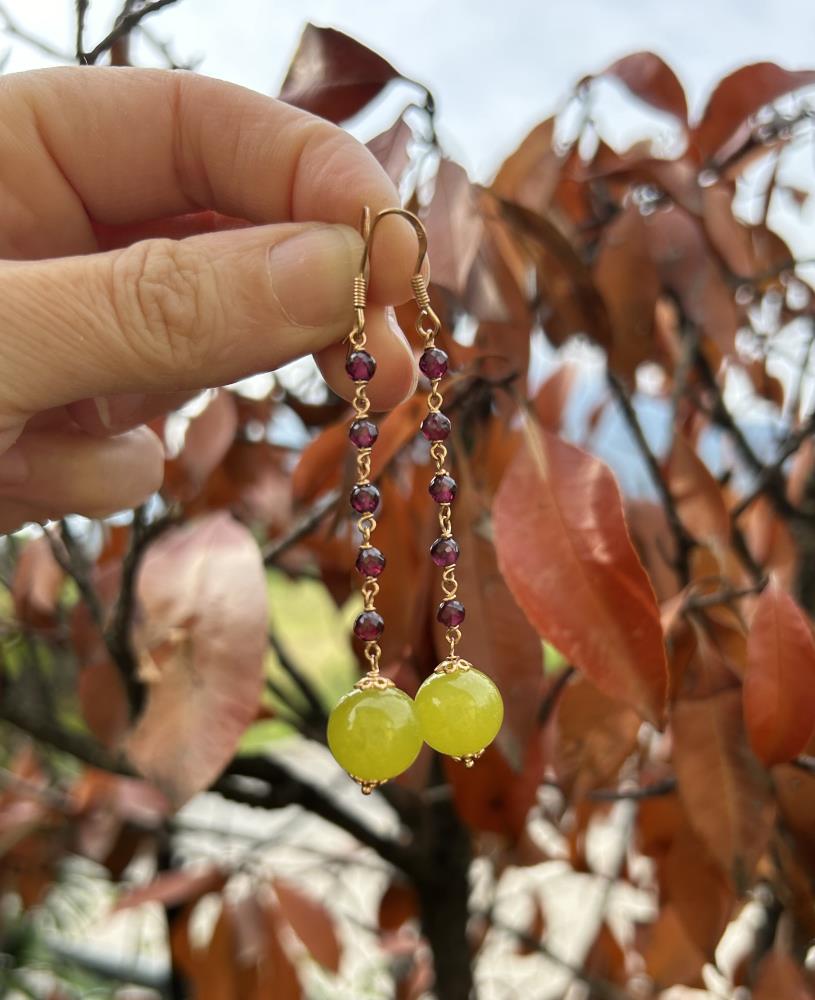 Eva Line earrings with burgundy zircon and light green agate