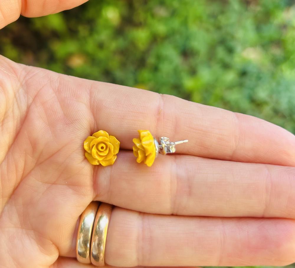 Rose yellow earrings 