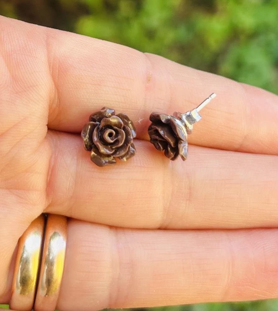 Rose brown earrings 