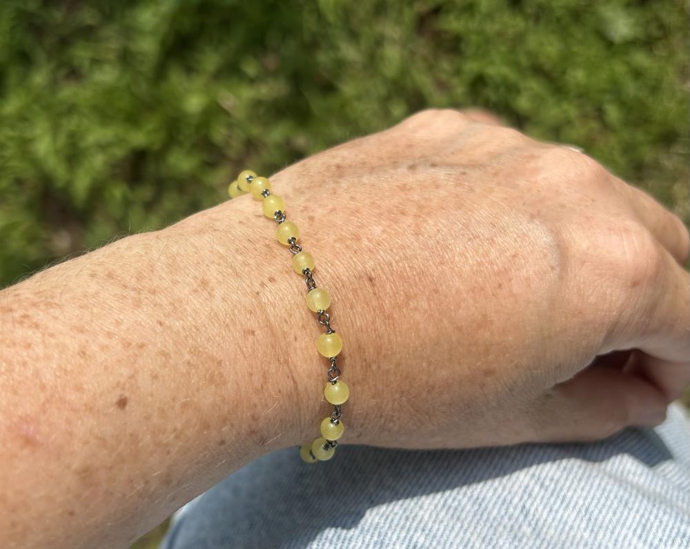 Burnished yellow agate bracelet